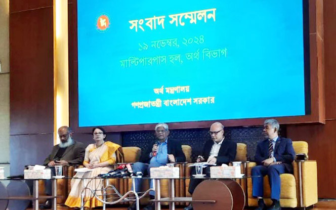 কোনো ব্যাংক বন্ধ করব না: অর্থ উপদেষ্টা সালেহউদ্দিন আহমেদ